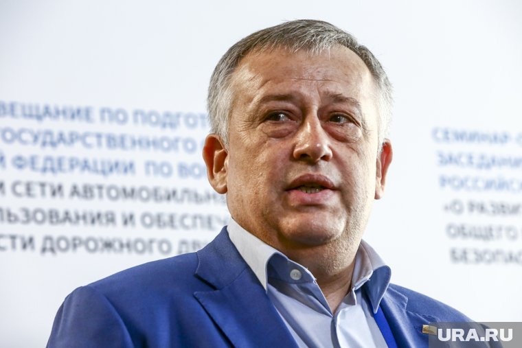 Дрозденко приехал на похороны экс-министра транспорта