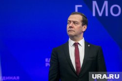 Медведев окончил юридический факультет Ленинградского государственного университета