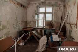 Рант Краев посетил аварийный дом в Дегтярске