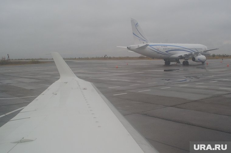 Несколько самолетов вынуждено ушли на запасной аэродром в Екатеринбург