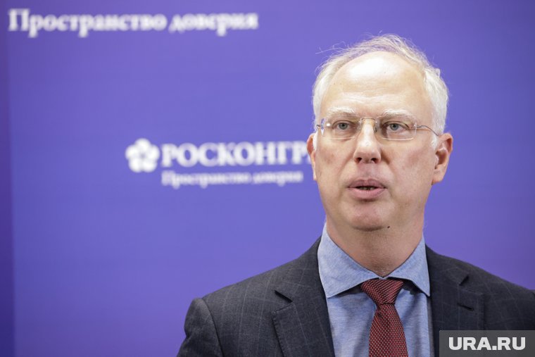 Дмитриев отметил, что ЕК выступает против сотрудничества российских и европейских компаний