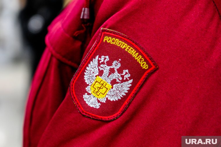 Роспотребнадзор рекомендует жителям Краснодарского края, проживающим недалеко от места пожара, не открывать окна