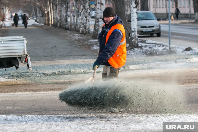 Дороги в ХМАО перестанут посыпать песком 