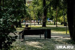На территории завершается обустройство тротуаров