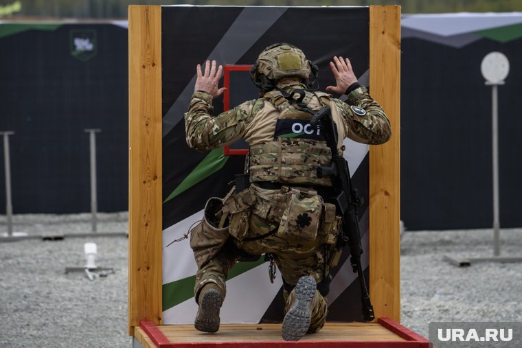 В микрорайоне Тополя начали строить военный полигон