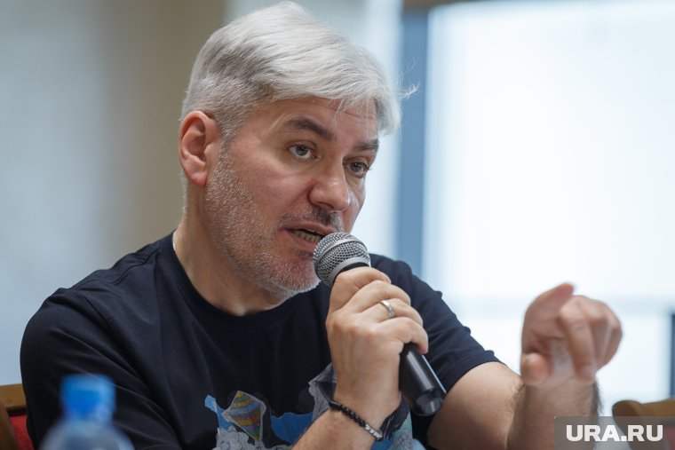 С поклонниками в воскресенье встретится Евгений Водолазкин