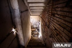 Российские военные продолжают обследовать подвальные помещения