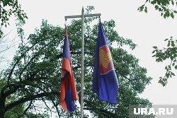 Премьер-министр впервые за 38 лет прилетел в Россию