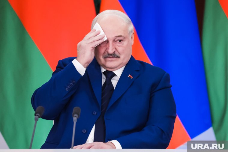 В адрес президента Беларуси поступают многочисленные поздравления с 80-летием Победы