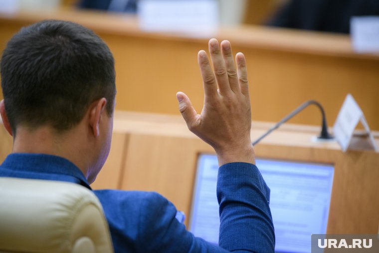 В свое время большинство депутатов фракции ЕР в гордуме проголосовали за нынешнего главу Ижевска