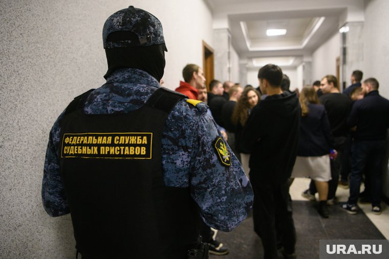 Зарплата сотрудников службы судебных приставов вырастут на 7,6%