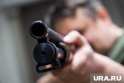 Мужчина выстрелил из окна, но промахнулся