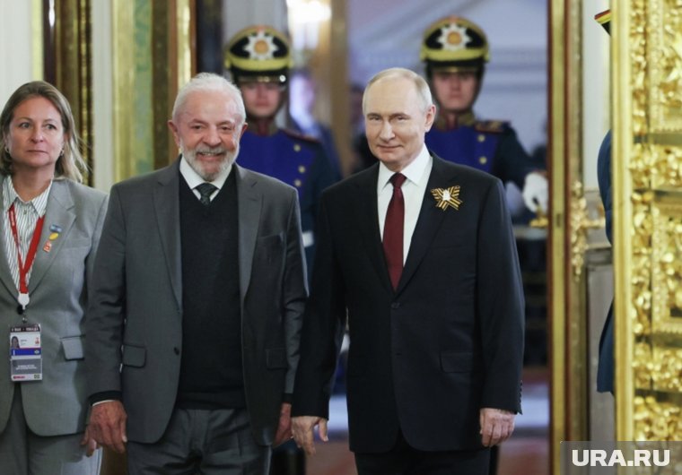 Встреча президентов Владимира Путина и Лулы да Силвы вновь состоялась в Москве, спустя 15 лет, и вновь - по случаю юбилея Победы