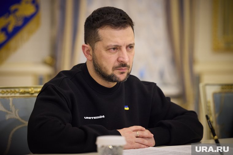 Зеленский пожаловался на атаки РФ по всей территории Украины 