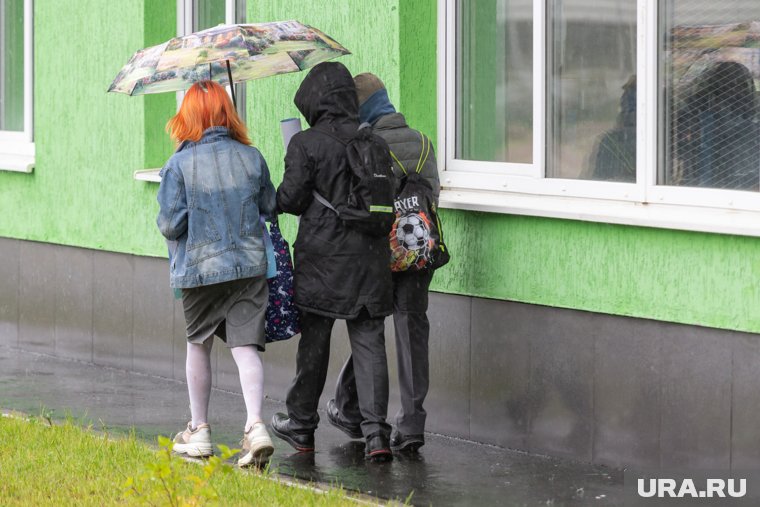 Школьники Ямала проведут 1 сентября под дождем