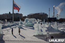 Ледовые фигуры в Салехарде таят из-за потепления