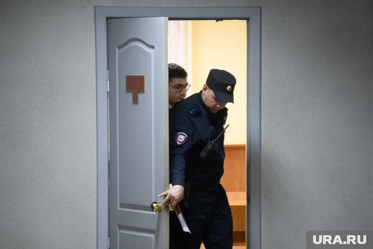 Дениса увезли в СИЗО прямо из суда 6 июня