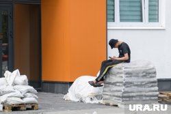 Госпошлины необходимы для усиления контроля за пребыванием иностранцев в России, объяснили в кабмине