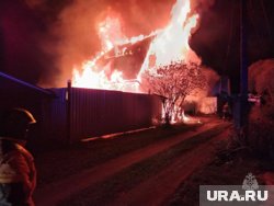 Пожар полностью уничтожил дачный дом под Миассом 
