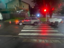 Водитель не заметил приближающийся электросамокат с подростками