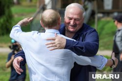 Путин и Лукашенко тепло поприветствовали друг друга в нужном месте и в нужное время