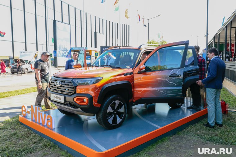 АвтоВАЗ представил на форуме рестайлинговый внедорожник