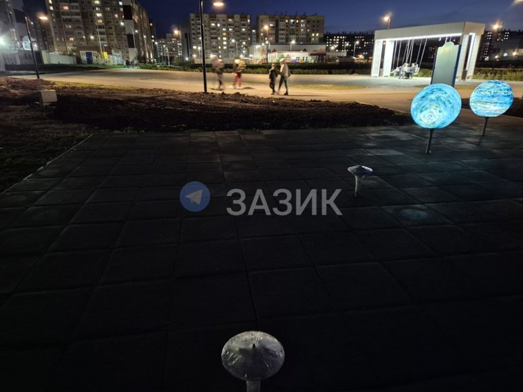 В новом парке Заозерного пропали две планеты
