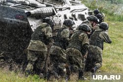Российская армия зачищает Кировск в ДНР