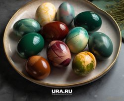 Для того, чтобы рисунки были четкими, перед покраской нужно сушить яйца