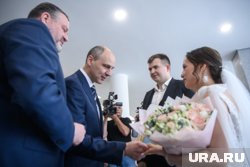 Паслер и Котяков спросили у пары, сколько детей молодые планируют
