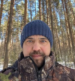 Алексей Казаченко любит гулять на свежем воздухе в свободное от работы время