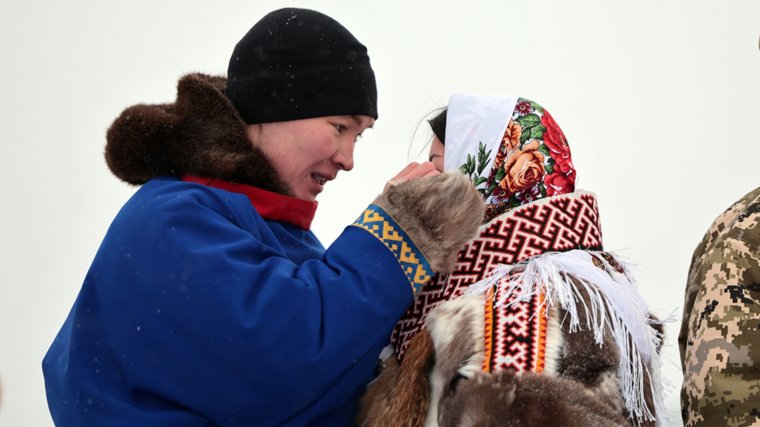 Ямальцы заключили брак прямо на Дне оленевода