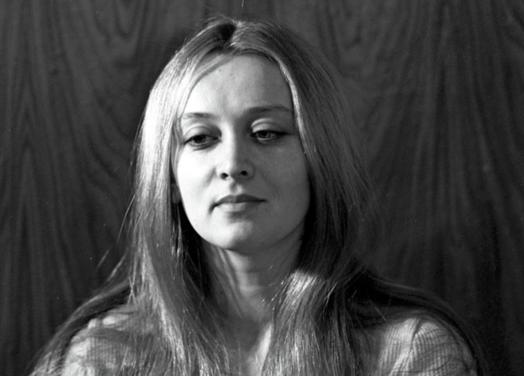 Сначала Маргарита Терехова поступала на физмат