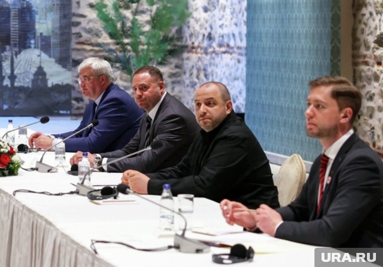 Делегация Украины перед началом переговоров