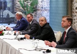 Делегация Украины перед началом переговоров 