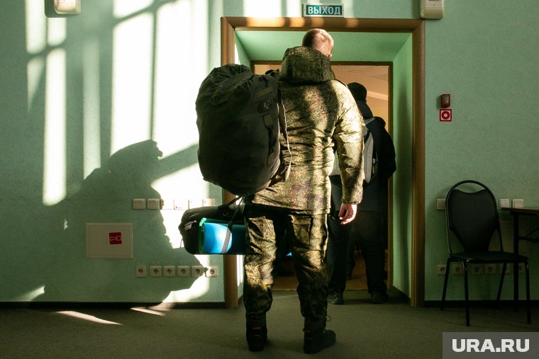 Добровольцев будут принимать на службу в новом военкомате