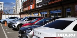 В Тарко-Сале возле детской поликлиники началось строительство парковки