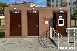 Курганцы пожаловались на недоступный туалет в Центральном парке в День России