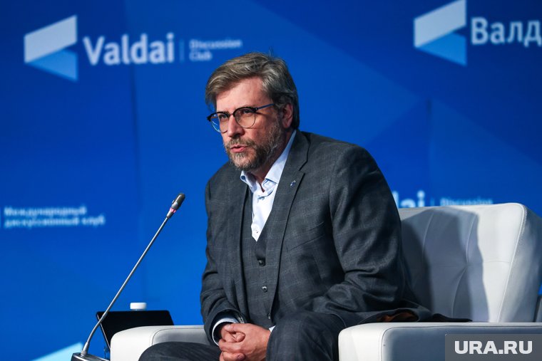 Украина своими атаками по России при помощи дронов хотела вынудить Россию отказаться от поездки в Стамбул, предположил Федор Лукьянов