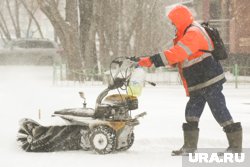 На улицах Тюмени появилась снегоуборочная техника 