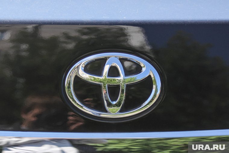 Челябинцам предлагают купить легендарную Camry второго поколения