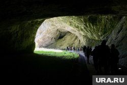 Капова пещера привлекает толпы туристов
