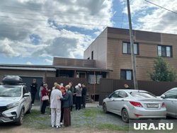 В Еткуле проходят похороны Алисы Иванниковой и ее дочери