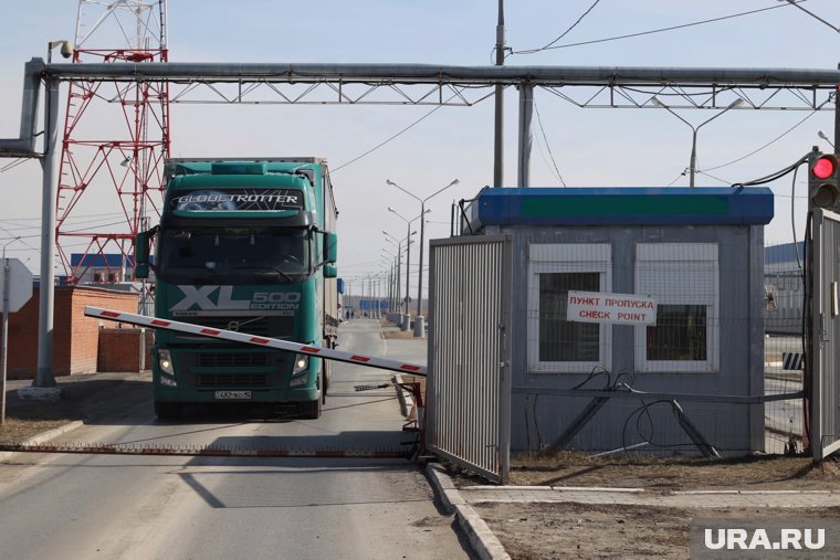 Скопление транспорта наблюдается только на выезд из РФ, рассказали в пресс-службе ФТС