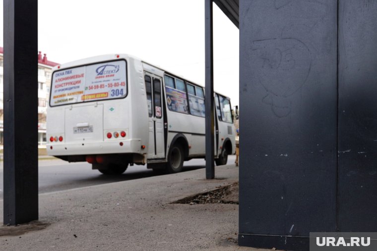 В Санкт-Петербурге девочку на остановке ударило током