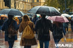 Град и ливень накрыли Подмосковье