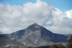 Представительницам народа манси нельзя подниматься на гору