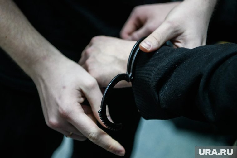 Суд арестовал троих подростков