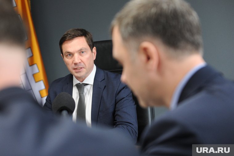 Лошкин заявил, что беседа с собственником здания проводилась