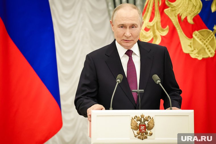 Путин не встретится с Зеленским, поскольку глава Украины — не законный представитель своей страны, подчеркнул эксперт